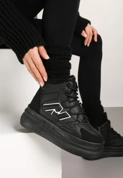 Czarne Sznurowane Sneakersy na Tłoczonej Platformie Ozdobione z Boku Aplikacją Neathalie