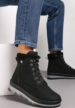 Czarne Sznurowane Traperki z Ekoskóry z Futerkiem i Ozdobną Wstawką Pisanara