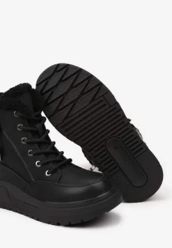 Czarne Sznurowane Trapery Ocieplane na Płaskiej Podeszwie Ozdobione Suwakiem Esaviren