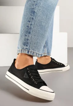 Czarne Szydełkowe Trampki o Klasycznym Fasonie Vovessa
