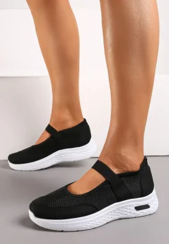 Czarne Tenisówki na Płaskiej Podeszwie z Perforacją i Elastyczną Wstawką Xolema