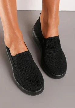 Czarne Tenisówki na Platformie bez Zapięcia Ozdobione z Przodu Perforacją Prinesa