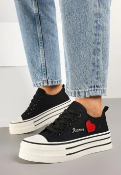 Czarne Trampki na Grubej Podeszwie z Aplikacją i Napisem Eheria