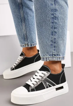 Czarne Trampki na Grubej Podeszwie Sznurowane Peonema