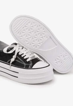 Czarne Trampki na Platformie Ozdobione Perełkami Yasami