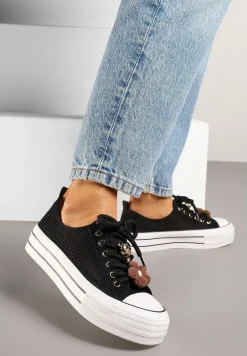 Czarne Trampki na Platformie z Ażurową Cholewką i Aplikacjami 3D Leniri