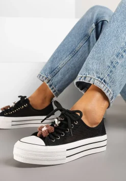 Czarne Trampki na Platformie z Ażurową Cholewką i Aplikacjami 3D Leniri