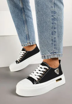 Czarne Trampki na Platformie z Metalicznymi Sercami Florvila