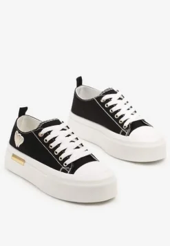 Czarne Trampki na Platformie z Metalicznymi Sercami Florvila