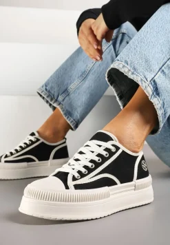 Czarne Trampki na Platformie z Metaliczną Ozdobą Afleeria