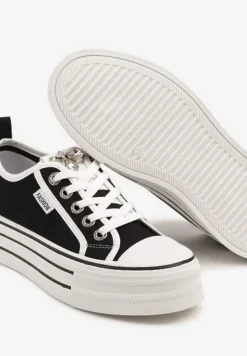 Czarne Trampki na Platformie z Biżuteryjną Aplikacją Flortewis