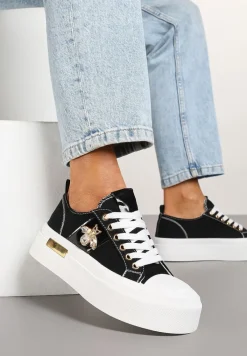 Czarne Trampki na Platformie z Biżuteryjną Aplikacją Gonessa