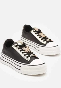 Czarne Trampki na Platformie z Ozdobną Aplikacją w Kształcie Motyla Haniriel