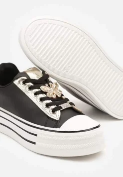 Czarne Trampki na Platformie z Ozdobną Aplikacją w Kształcie Motyla Haniriel