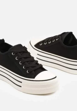Czarne Trampki na Platformie Przed Kostkę Evelzivis