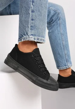 Czarne Trampki z Krótką Cholewką i Sznurowaniem Nonor
