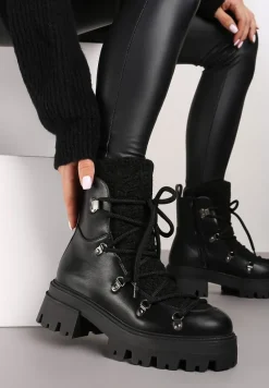 Czarne Traperki na Grubej Podeszwie z Futerkowym Zdobieniem na Języku Tarantha