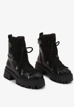 Czarne Traperki na Grubej Podeszwie z Futerkowym Zdobieniem na Języku Tarantha