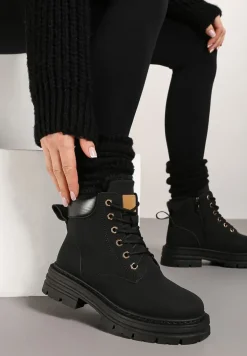 Czarne Traperki na Tłoczonej Podeszwie Ocieplane Futrem Toriga