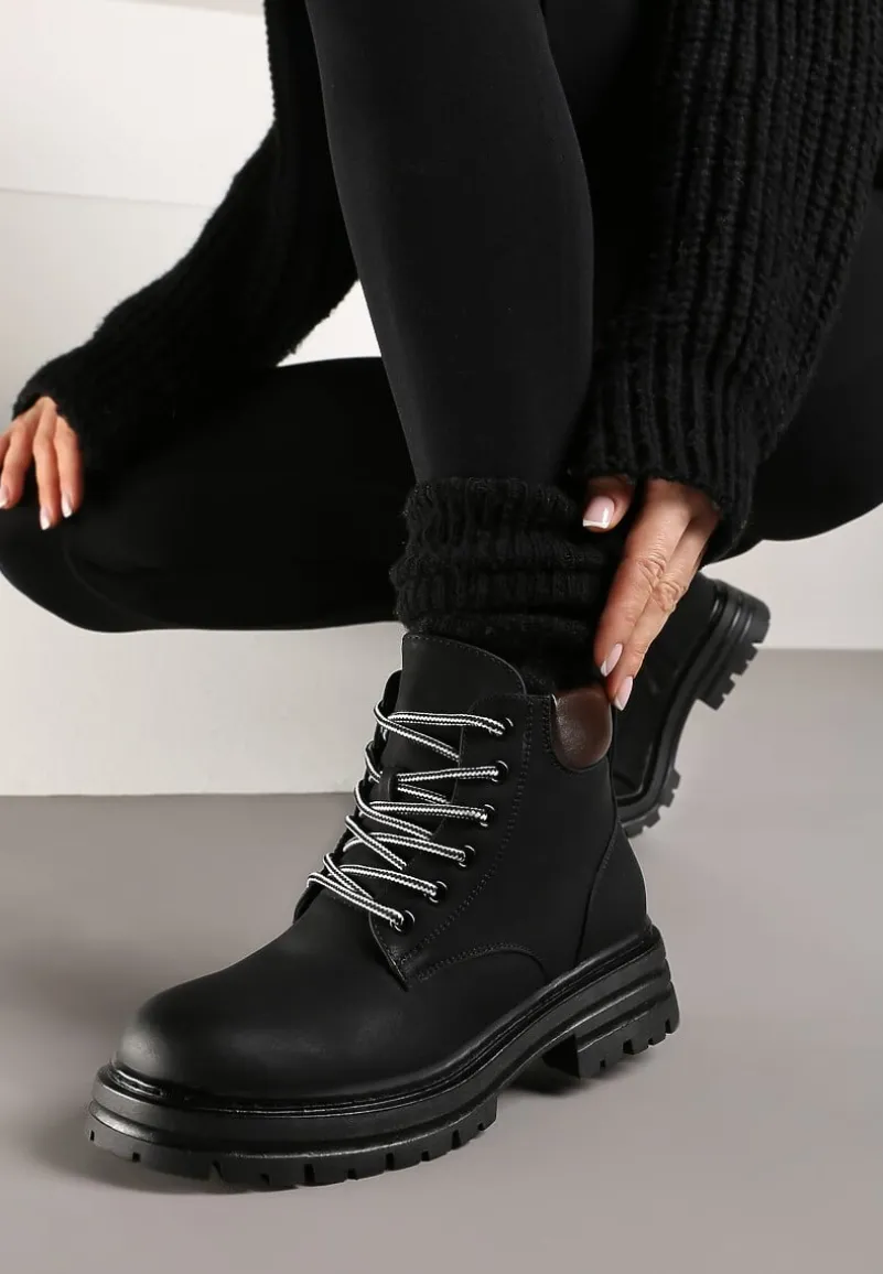 Czarne Traperki z Ociepleniem i Sznurowaniem Almudena