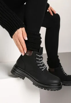 Czarne Traperki z Ociepleniem i Sznurowaniem Almudena