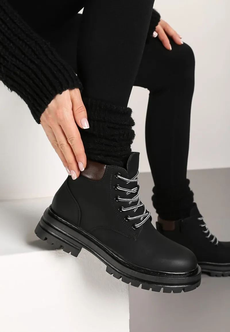 Czarne Traperki z Ociepleniem i Sznurowaniem Almudena