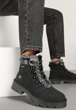 Czarne Trapery na Płaskiej Podeszwie ze Sznurowaniem Futerkiem i Napisem Linnasia