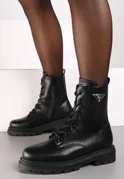 Czarne Wiązane Botki na Grubej Podeszwie w Stylu Worker z Biżuteryjnym Detalem Eritene