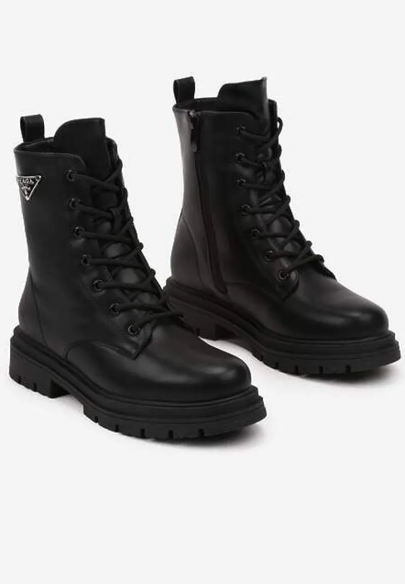 Czarne Wiązane Botki na Grubej Podeszwie w Stylu Worker z Biżuteryjnym Detalem Eritene