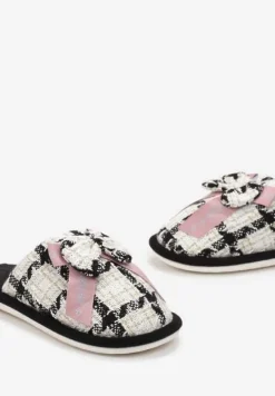 Czarne Wsuwane Kapcie w Kratkę z Metalicznej Nici z Kokardką z Przodu Kapati