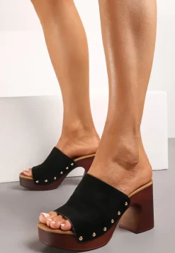 Czarne Wsuwane Klapki Typu Chodaki z Ozdobnymi Nitami Landoresa