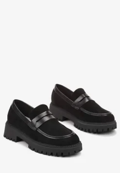Czarne Wsuwane Klasyczne Mokasyny na Grubej Żłobionej Podeszwie Klimme