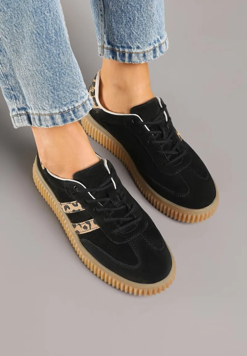 Czarne Zamszowe Sneakersy w Stylu Kultowych Tenisówek ze Skórzaną Wkładką i Wzorem w Panterkę Tenannia