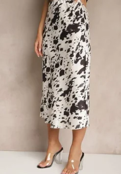 Czarno-Biała Spódnica z Satynowej Tkaniny Zdobiona Krowim Printem Kolorea