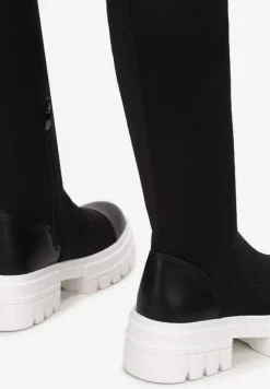Czarno-Białe Kozaki z Dopasowaną Cholewką na Grubej Podeszwie Gode