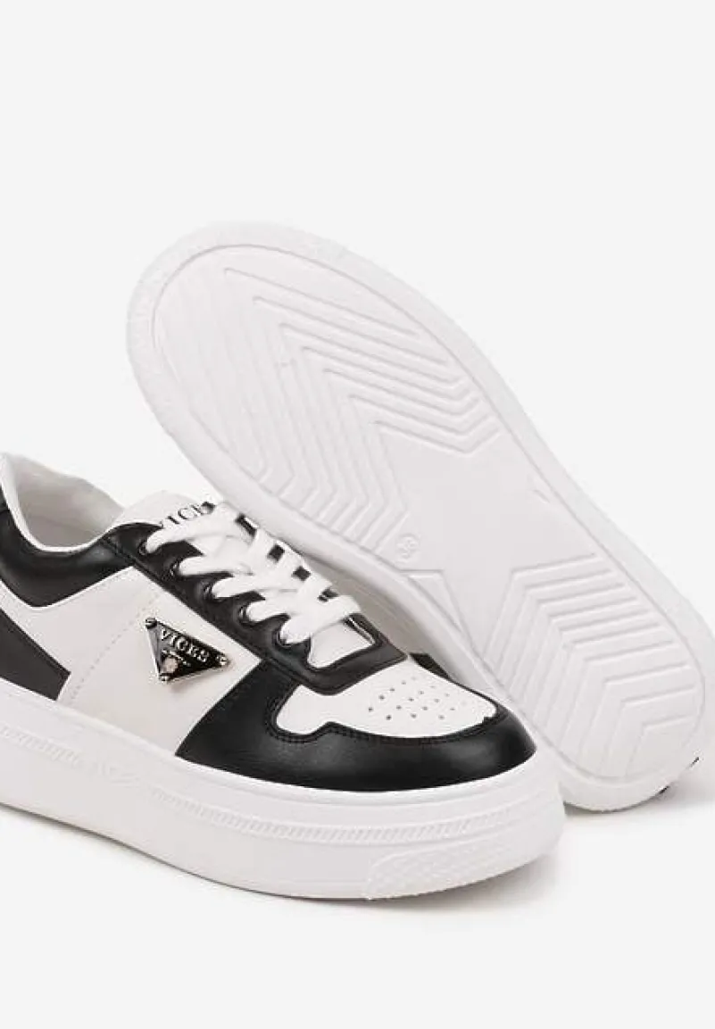 Czarno-Białe Sneakersy Vices na Platformie z Perforacją i Geometryczną Aplikacją Vilvesia