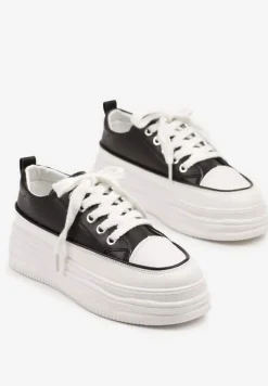 Czarno-Białe Streetwearowe Trampki na Tłoczonej Platformie Fellimi