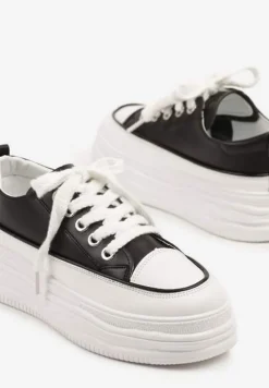 Czarno-Białe Streetwearowe Trampki na Tłoczonej Platformie Fellimi