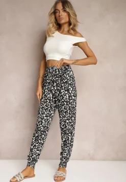 Czarno-Białe Wiskozowe Spodnie Joggery High Waist z Gumką w Talii w Kwiaty Risalenas
