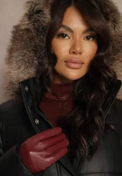 Czarno-Brązowa Kurtka z Pikowanymi Przeszyciami i Kapturem z Futrem z Możliwością Odpięcia Innaia