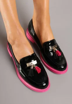 Czarno-Fuksjowe Mokasyny Lakierowane Ozdobione Frędzlami ze Skórzaną Wkładką Ridanitha