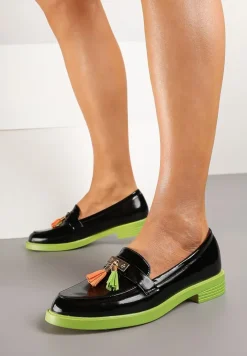 Czarno-Zielone Mokasyny Lakierowane Ozdobione Frędzlami ze Skórzaną Wkładką Ridanitha