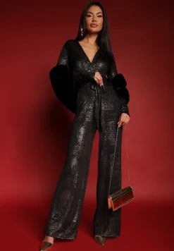 Czarno-Złoty Kombinezon z Wiskozą o Kopertowym Kroju z Wiązanym Paskiem Nalivere