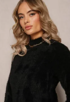 Czarny Dzianinowy Sweter z Dłuższym Włosiem i Półgolfem Christiam
