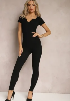 Czarny Elastyczny Kombinezon z Wycięciem przy Dekolcie o Dopasowanym Fasonie Yavriel