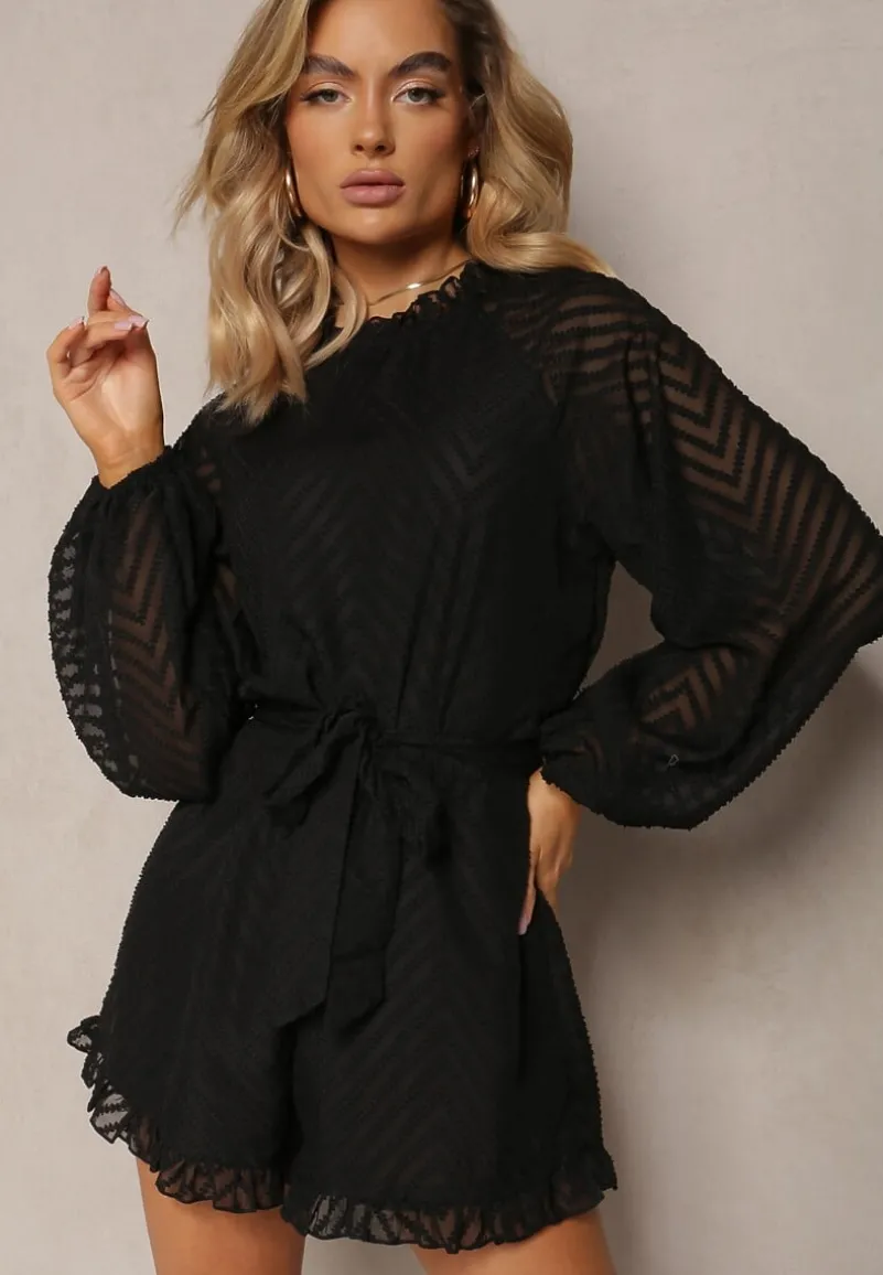 Czarny Elegancki Kombinezon z Tłoczonym Wzorem Falbankami i Bufiastymi Rękawami Dalisa