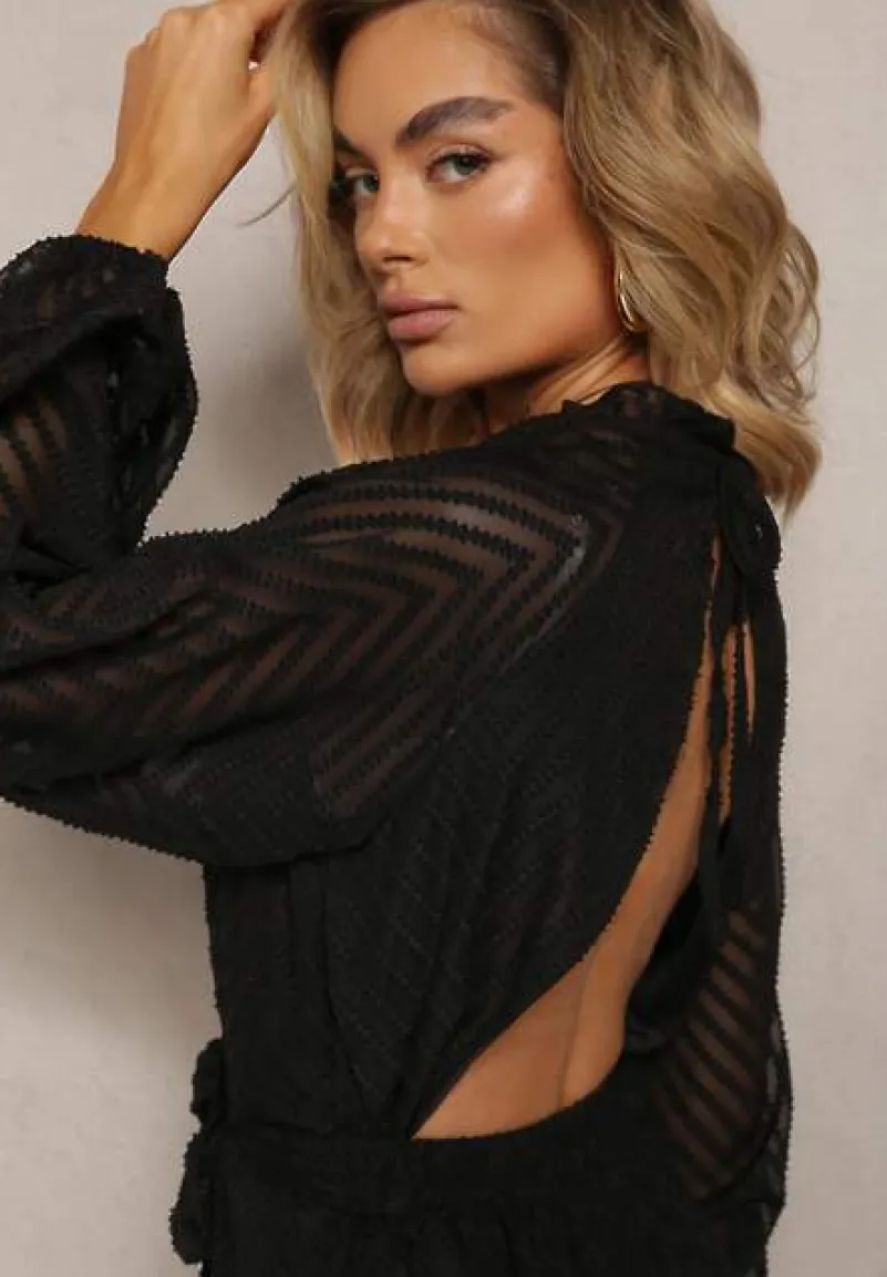 Czarny Elegancki Kombinezon z Tłoczonym Wzorem Falbankami i Bufiastymi Rękawami Dalisa