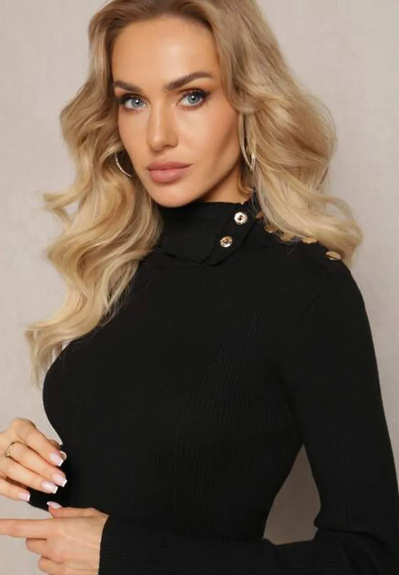 Czarny Golf z Prążkowanej Dzianiny z Nitami Itagi