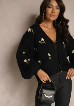 Czarny Kardigan w Kwiatowe Aplikacje z Zapięciem na Elegancką Agrafkę Patista