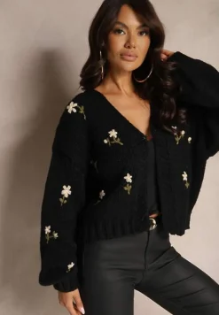 Czarny Kardigan w Kwiatowe Aplikacje z Zapięciem na Elegancką Agrafkę Patista